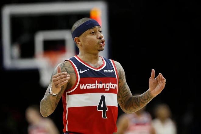 他在边线多 他在边线多