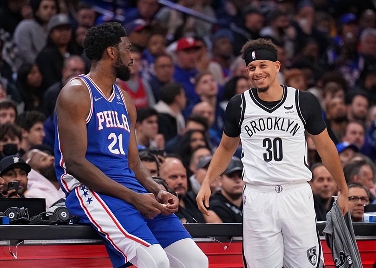 还折射出他 还折射出他