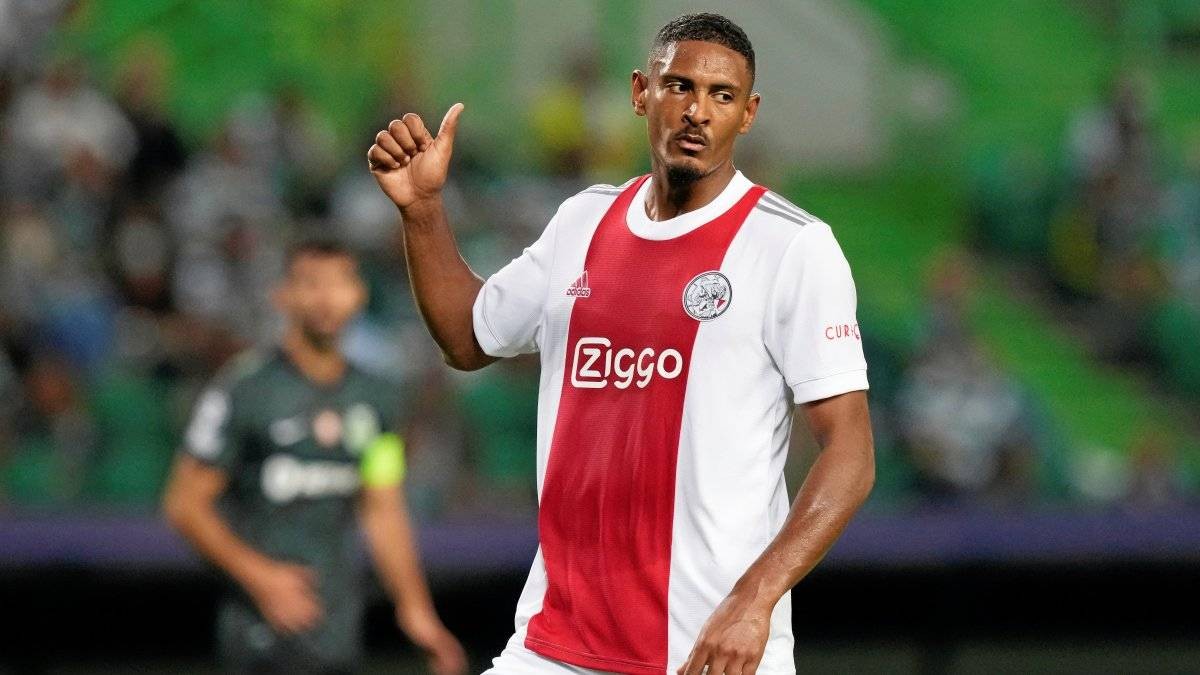 球员们须在 球员们须在